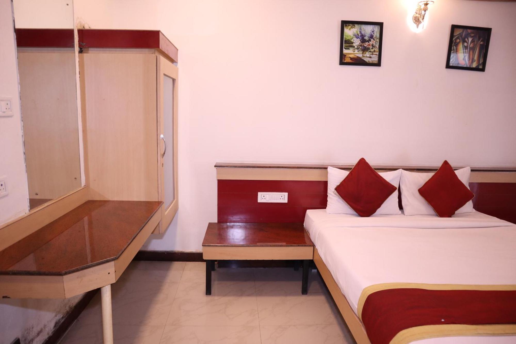 Sri Sai Ram Suites Bangalore Dış mekan fotoğraf