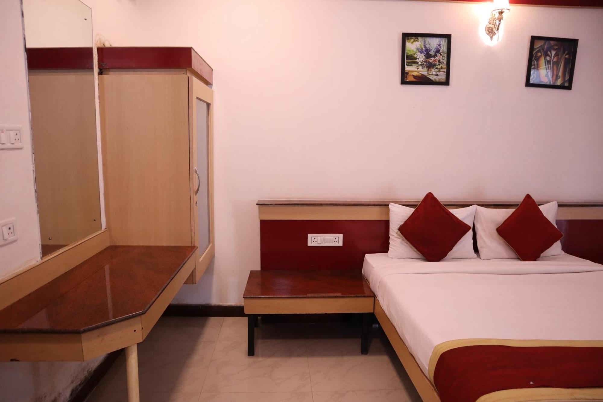 Sri Sai Ram Suites Bangalore Dış mekan fotoğraf